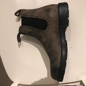 Blundstone Chelsea Size 8
